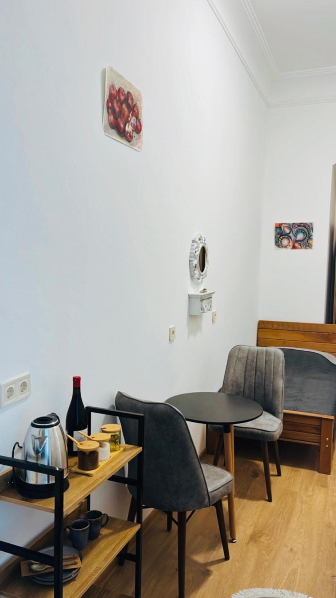 Salomes Guest Room Tbilisi Exterior foto