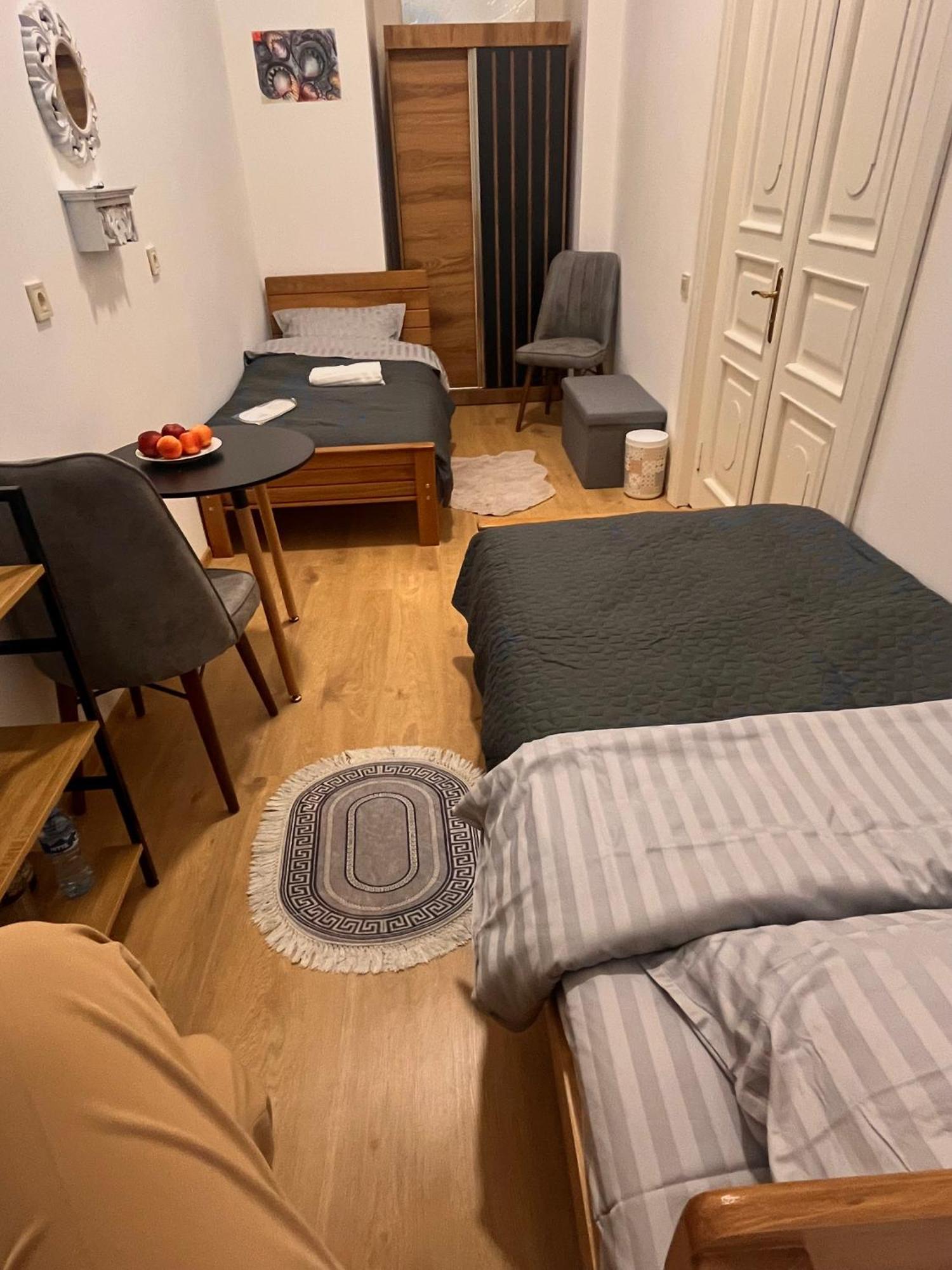 Salomes Guest Room Tbilisi Exterior foto